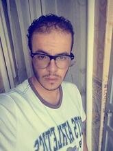 أنا عبدالقادر من الجزائر عمري 24 سنة متحصل على شهادة الليسانس في الأدب العربي و هوايتي المشي و الرياضات الجبلية و أحب التنزه كثيرا في الغابات و مشاهدة المناظر الطبيعية...