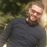 انا أعزب، 40 سنة هنا من أجل البحث عن شريك لتحقيق زواج عادي تعرف عليّ أكثر من خلال بروفايلي، فربّ صدفة خير من ألف ميعاد.
