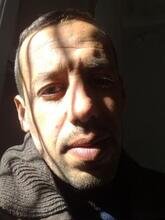 انا من ذوي العيون أسود هنا من أجل البحث عن شريك لتحقيق زواج عادي تعرف عليّ أكثر من خلال بروفايلي، فقد تكون الأقدار هي البداية.