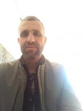 انا من شلف، مطلق، 50 سنة هنا من أجل البحث عن شريك لتحقيق زواج عادي تعرف عليّ أكثر من خلال بروفايلي، فربّ صدفة خير من ألف ميعاد.