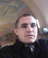 انا من remchi، مطلق، 41 سنة هنا من أجل البحث عن شريك لتحقيق زواج عادي تعرف عليّ أكثر من خلال بروفايلي، فربّ صدفة خير من ألف ميعاد.