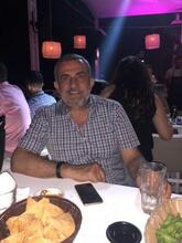 انا من جبل لبنان، مطلق، 55 سنة هنا من أجل البحث عن شريك لتحقيق زواج مسيار تعرف عليّ أكثر من خلال بروفايلي، فربّ صدفة خير من ألف ميعاد.