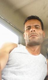 انا من عين التوتة، أعزب، 39 سنة هنا من أجل البحث عن شريك لتحقيق زواج عادي تعرف عليّ أكثر من خلال بروفايلي، فربّ صدفة خير من ألف ميعاد.