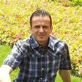 انا من رام الله، أعزب، 42 سنة هنا من أجل البحث عن شريك لتحقيق علاقة تعارف تعرف عليّ أكثر من خلال بروفايلي، فربّ صدفة خير من ألف ميعاد.