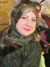 انا عزباء، 34 سنة هنا من أجل البحث عن شريك لتحقيق علاقة تعارف تعرف عليّ أكثر من خلال بروفايلي، فربّ صدفة خير من ألف ميعاد.