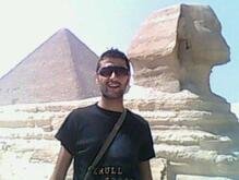 انا من ذوي العيون أزرق هنا من أجل البحث عن شريك لتحقيق -- تعرف عليّ أكثر من خلال بروفايلي، فقد تكون الأقدار هي البداية.