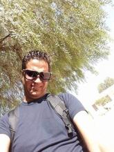انا من سيدي بلعباس، أعزب، 40 سنة هنا من أجل البحث عن شريك لتحقيق زواج عادي تعرف عليّ أكثر من خلال بروفايلي، فربّ صدفة خير من ألف ميعاد.