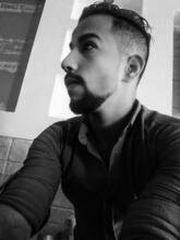 انا أعزب، 34 سنة هنا من أجل البحث عن شريك لتحقيق زواج عادي تعرف عليّ أكثر من خلال بروفايلي، فربّ صدفة خير من ألف ميعاد.