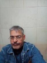 انا أعزب، 56 سنة هنا من أجل البحث عن شريك لتحقيق زواج عادي تعرف عليّ أكثر من خلال بروفايلي، فربّ صدفة خير من ألف ميعاد.