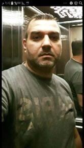 انا u، 49 سنة هنا من أجل البحث عن شريك لتحقيق زواج عادي تعرف عليّ أكثر من خلال بروفايلي، فربّ صدفة خير من ألف ميعاد.