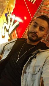انا من oujda، أعزب، 33 سنة هنا من أجل البحث عن شريك لتحقيق زواج عادي تعرف عليّ أكثر من خلال بروفايلي، فربّ صدفة خير من ألف ميعاد.