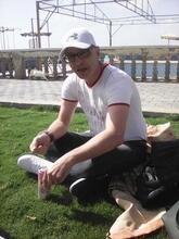 انا من غزه، أعزب، 42 سنة هنا من أجل البحث عن شريك لتحقيق زواج عادي تعرف عليّ أكثر من خلال بروفايلي، فربّ صدفة خير من ألف ميعاد.