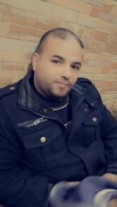 انا متزوج، 37 سنة هنا من أجل البحث عن شريك لتحقيق زواج عادي تعرف عليّ أكثر من خلال بروفايلي، فربّ صدفة خير من ألف ميعاد.