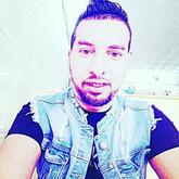 انا من الحراش ، أعزب، 38 سنة هنا من أجل البحث عن شريك لتحقيق زواج عادي تعرف عليّ أكثر من خلال بروفايلي، فربّ صدفة خير من ألف ميعاد.