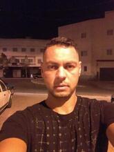 انا من tetouan، أعزب، 35 سنة هنا من أجل البحث عن شريك لتحقيق علاقة تعارف تعرف عليّ أكثر من خلال بروفايلي، فربّ صدفة خير من ألف ميعاد.