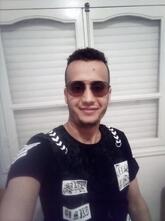 انا أعزب، 35 سنة هنا من أجل البحث عن شريك لتحقيق زواج عادي تعرف عليّ أكثر من خلال بروفايلي، فربّ صدفة خير من ألف ميعاد.