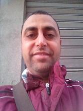 انا أعزب، 44 سنة هنا من أجل البحث عن شريك لتحقيق زواج عادي تعرف عليّ أكثر من خلال بروفايلي، فربّ صدفة خير من ألف ميعاد.