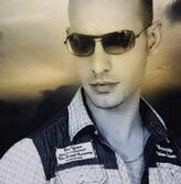 انا من برج الأسد، 41 سنة هنا من أجل البحث عن شريك لتحقيق زواج عادي تعرف عليّ أكثر من خلال بروفايلي، فربما نجمك هو الذي دلّك إلي.