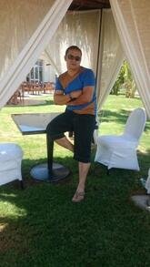 انا من برج الأسد، 52 سنة هنا من أجل البحث عن شريك لتحقيق زواج عادي تعرف عليّ أكثر من خلال بروفايلي، فربما نجمك هو الذي دلّك إلي.