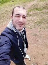 انا من سيدي بنور، مطلق، 40 سنة هنا من أجل البحث عن شريك لتحقيق زواج عادي تعرف عليّ أكثر من خلال بروفايلي، فربّ صدفة خير من ألف ميعاد.