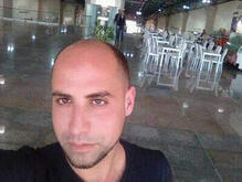 انا من مرسيليا، أعزب، 37 سنة هنا من أجل البحث عن شريك لتحقيق زواج عادي تعرف عليّ أكثر من خلال بروفايلي، فربّ صدفة خير من ألف ميعاد.