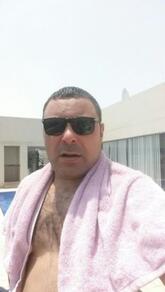 انا مطلق، 49 سنة هنا من أجل البحث عن شريك لتحقيق زواج عادي تعرف عليّ أكثر من خلال بروفايلي، فربّ صدفة خير من ألف ميعاد.