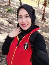 انا عزباء، 33 سنة هنا من أجل البحث عن شريك لتحقيق زواج عادي تعرف عليّ أكثر من خلال بروفايلي، فربّ صدفة خير من ألف ميعاد.