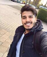 انا من حاسي مسعود، مطلق، 36 سنة هنا من أجل البحث عن شريك لتحقيق زواج عادي تعرف عليّ أكثر من خلال بروفايلي، فربّ صدفة خير من ألف ميعاد.