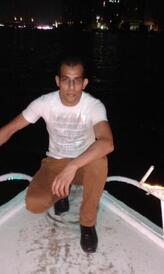 انا من مسلم، أعزب، 40 سنة هنا من أجل البحث عن شريك لتحقيق زواج عادي تعرف عليّ أكثر من خلال بروفايلي، فربّ صدفة خير من ألف ميعاد.