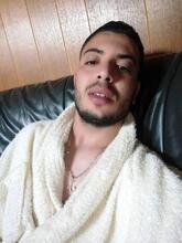 انا أعزب، 31 سنة هنا من أجل البحث عن شريك لتحقيق زواج عادي تعرف عليّ أكثر من خلال بروفايلي، فربّ صدفة خير من ألف ميعاد.