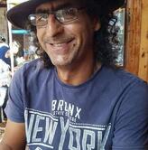 انا أعزب، 49 سنة هنا من أجل البحث عن شريك لتحقيق زواج عادي تعرف عليّ أكثر من خلال بروفايلي، فربّ صدفة خير من ألف ميعاد.