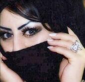 انا عزباء، 35 سنة هنا من أجل البحث عن شريك لتحقيق زواج عادي تعرف عليّ أكثر من خلال بروفايلي، فربّ صدفة خير من ألف ميعاد.