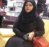مليونيرة خليجية من قطر سيدة اعمال عزباء عن شاب للزواج يكون تعليم عالي
انا مثقفه ملتزمه عاطفيه رومانسيه طيوبه ومن عائله محترمه رشيقه تفهم الحياة
واتمنى أجد الرجل الصادق والمخلص ويخاف الله...