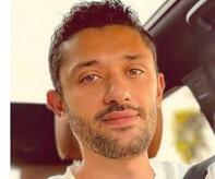 انا من مصر الجديدة، متزوج، 41 سنة هنا من أجل البحث عن شريك لتحقيق زواج عادي تعرف عليّ أكثر من خلال بروفايلي، فربّ صدفة خير من ألف ميعاد.