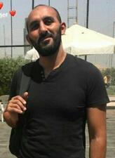 انا من العبور، متزوج، 40 سنة هنا من أجل البحث عن شريك لتحقيق زواج عادي تعرف عليّ أكثر من خلال بروفايلي، فربّ صدفة خير من ألف ميعاد.