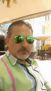 انا u، 52 سنة هنا من أجل البحث عن شريك لتحقيق زواج متعدد تعرف عليّ أكثر من خلال بروفايلي، فربّ صدفة خير من ألف ميعاد.