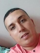 انا من باب الزوار، أعزب، 38 سنة هنا من أجل البحث عن شريك لتحقيق زواج عادي تعرف عليّ أكثر من خلال بروفايلي، فربّ صدفة خير من ألف ميعاد.