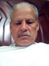 انا أرمل، 71 سنة هنا من أجل البحث عن شريك لتحقيق زواج عادي تعرف عليّ أكثر من خلال بروفايلي، فربّ صدفة خير من ألف ميعاد.
