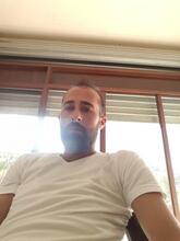 انا من المزة، أعزب، 38 سنة هنا من أجل البحث عن شريك لتحقيق زواج عادي تعرف عليّ أكثر من خلال بروفايلي، فربّ صدفة خير من ألف ميعاد.