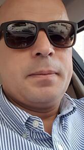 انا أعزب، 48 سنة هنا من أجل البحث عن شريك لتحقيق زواج عادي تعرف عليّ أكثر من خلال بروفايلي، فربّ صدفة خير من ألف ميعاد.
