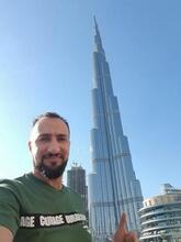 مهندس اردني اسكن في الدمام اعمل كمدير انتاج في شركة خاصة
متزوج و عندي 3 اطفال
صفاتي بأمانة والله على ما اقول شهيد: خلوق و مؤدب، رومانسي جدا، غير مدخن، ملتزم بالصلاة...
