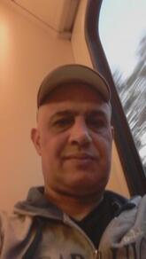 انا أعزب، 55 سنة هنا من أجل البحث عن شريك لتحقيق زواج عادي تعرف عليّ أكثر من خلال بروفايلي، فربّ صدفة خير من ألف ميعاد.