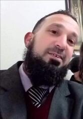 انا من عنابة، مطلق، 50 سنة هنا من أجل البحث عن شريك لتحقيق زواج عادي تعرف عليّ أكثر من خلال بروفايلي، فربّ صدفة خير من ألف ميعاد.
