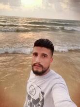 انا من بيروت، أعزب، 31 سنة هنا من أجل البحث عن شريك لتحقيق زواج عادي تعرف عليّ أكثر من خلال بروفايلي، فربّ صدفة خير من ألف ميعاد.