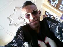 انا من سيدي بلعباس، أعزب، 36 سنة هنا من أجل البحث عن شريك لتحقيق علاقة تعارف تعرف عليّ أكثر من خلال بروفايلي، فربّ صدفة خير من ألف ميعاد.