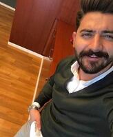 انا من حيدرة، أعزب، 40 سنة هنا من أجل البحث عن شريك لتحقيق زواج عادي تعرف عليّ أكثر من خلال بروفايلي، فربّ صدفة خير من ألف ميعاد.
