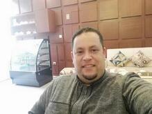 انا من كفر الشيخ، مطلق، 48 سنة هنا من أجل البحث عن شريك لتحقيق زواج عادي تعرف عليّ أكثر من خلال بروفايلي، فربّ صدفة خير من ألف ميعاد.