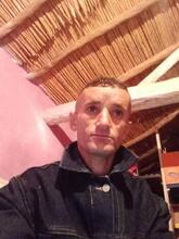 انا من المدية، أعزب، 47 سنة هنا من أجل البحث عن شريك لتحقيق زواج عادي تعرف عليّ أكثر من خلال بروفايلي، فربّ صدفة خير من ألف ميعاد.