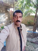 انا من البصرة، مطلق، 54 سنة هنا من أجل البحث عن شريك لتحقيق زواج متعدد تعرف عليّ أكثر من خلال بروفايلي، فربّ صدفة خير من ألف ميعاد.