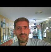 انا من الاسكندرية، مطلق، 54 سنة هنا من أجل البحث عن شريك لتحقيق زواج عادي تعرف عليّ أكثر من خلال بروفايلي، فربّ صدفة خير من ألف ميعاد.
